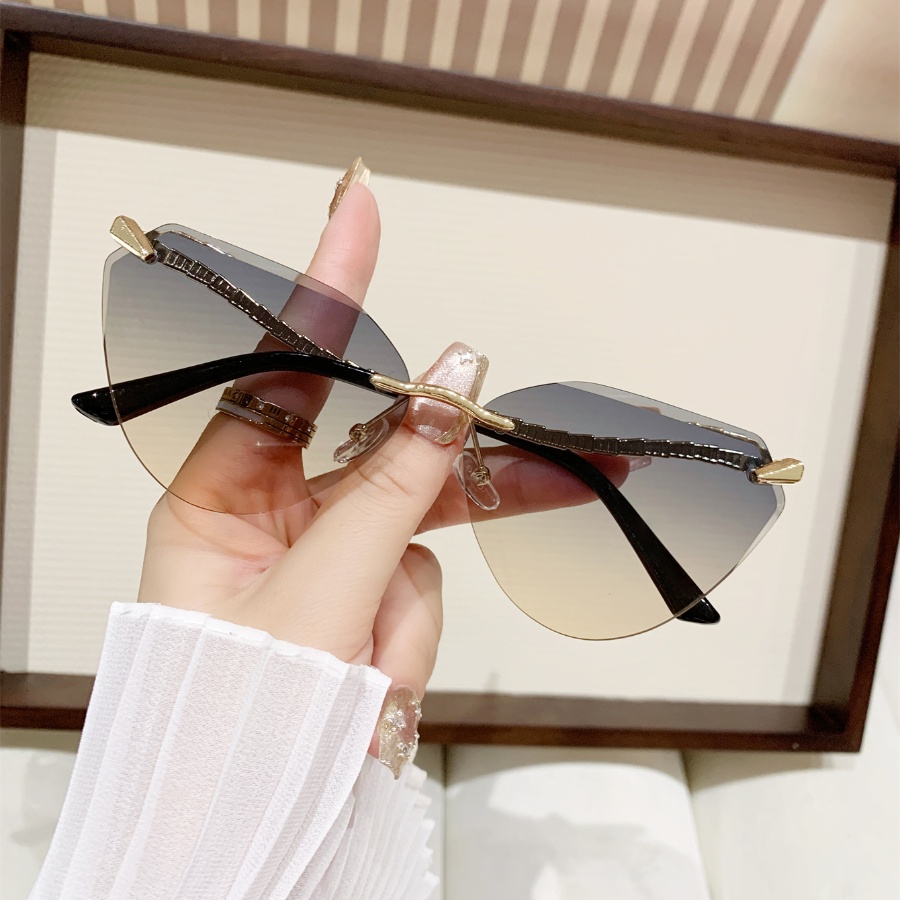 Street Fashion Glasses - 1Pc Kacamata Fashion Wanita Gaya Baru