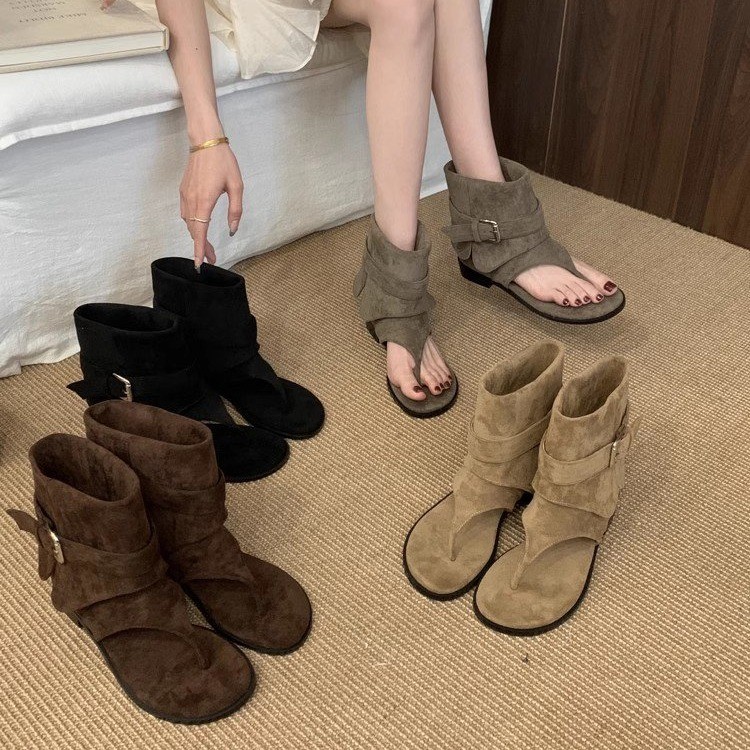 Sepatu Bot Sandal Wanita Musim - Street Fashion Rome 2025 ulasan dan harga