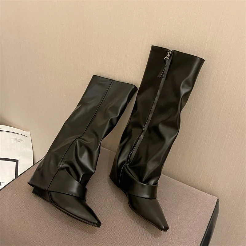 Sepatu Bot Tinggi Kaki Celana  - Street Fashion Rome 2025 ulasan dan harga