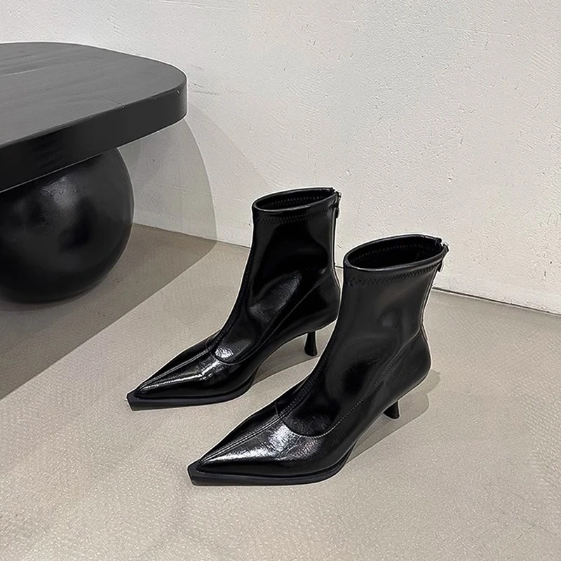 Sepatu Boots Wanita Model Ramp - Street Fashion Rome 2025 ulasan dan harga
